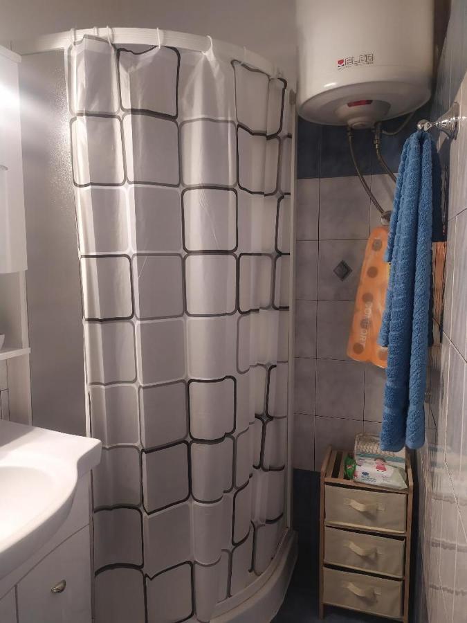 Small And Cosy Appartment- Piccolina Лоутраки Экстерьер фото