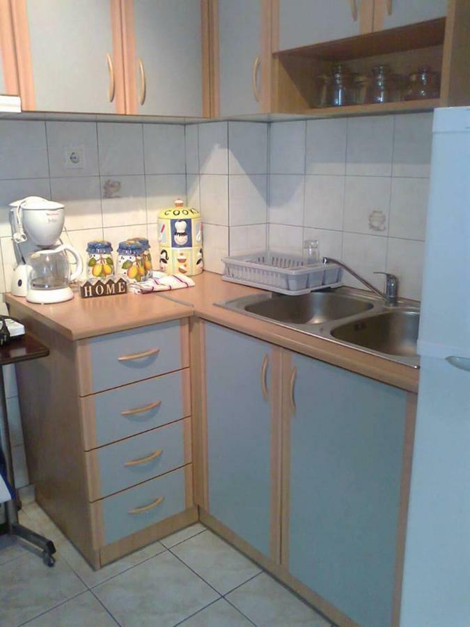 Small And Cosy Appartment- Piccolina Лоутраки Экстерьер фото
